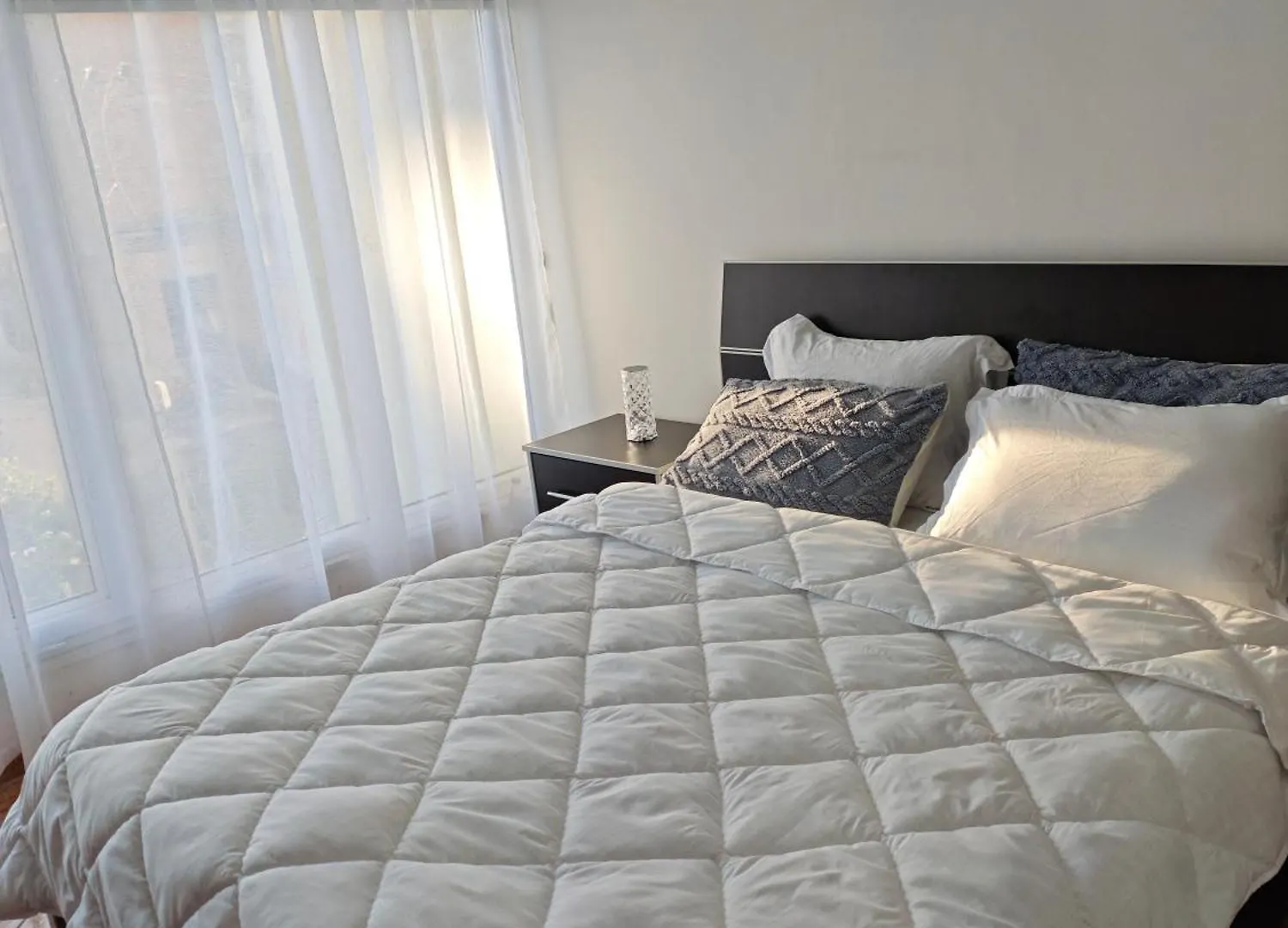 Erois Apartments Golem Mali I Robit