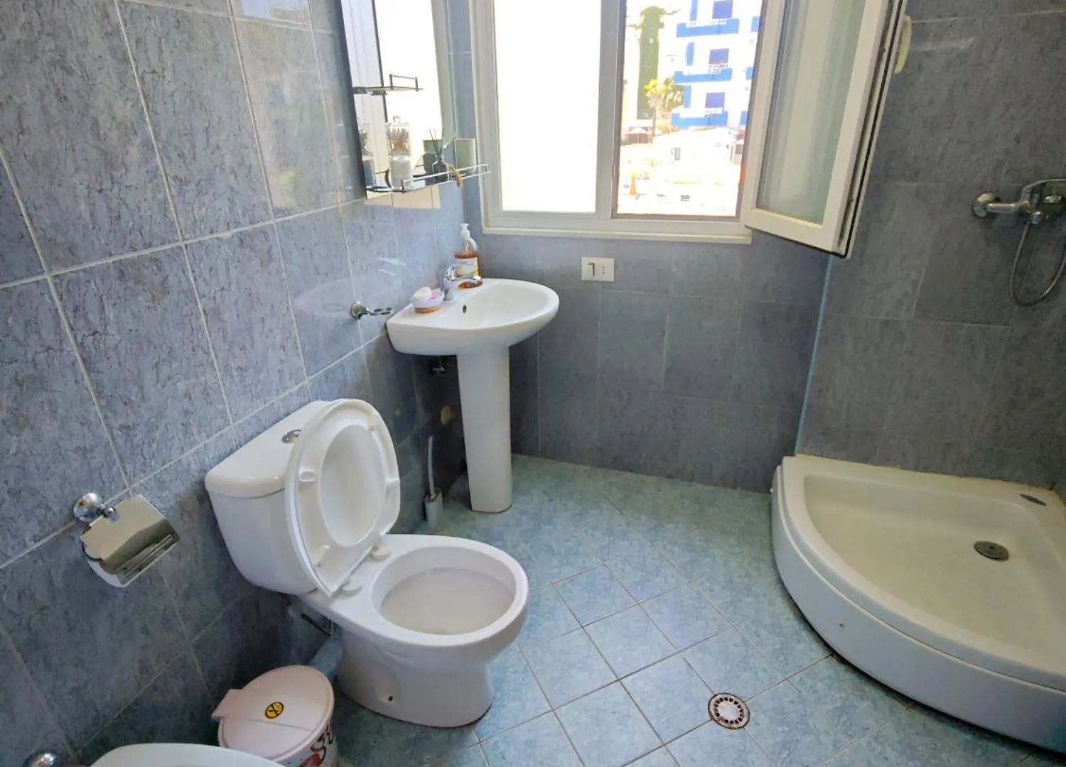 Erois Apartments Golem Mali I Robit Albanien